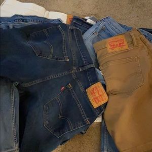 9 pairs Levi men shorts size 32